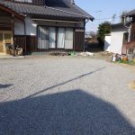 砕石を搬入整地をしました。