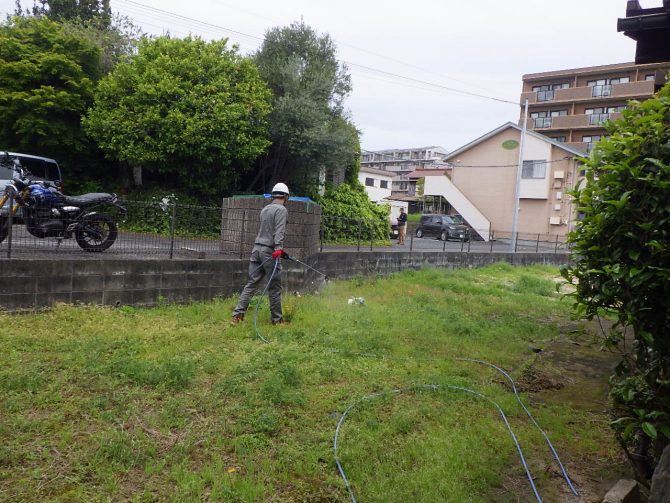 先日、除草剤を散布させていただきました。
